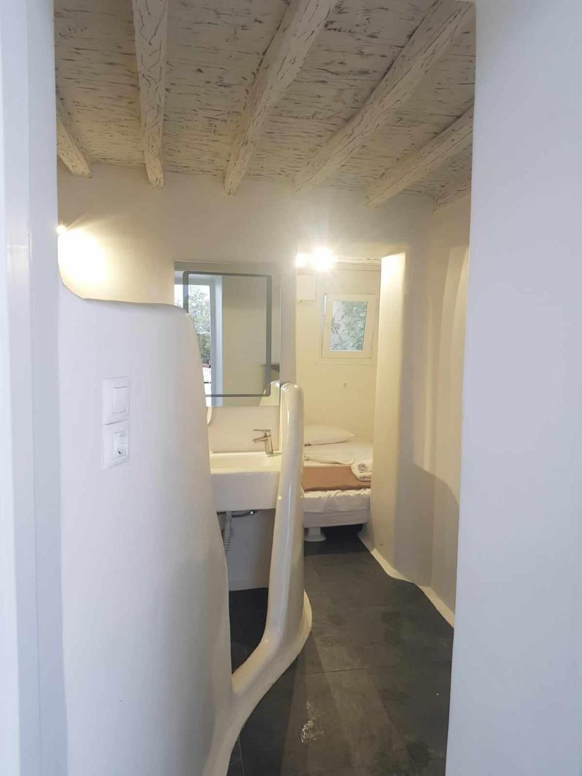 Mykonos Vibes Airport Studios And Apartments Mykonos Town ภายนอก รูปภาพ