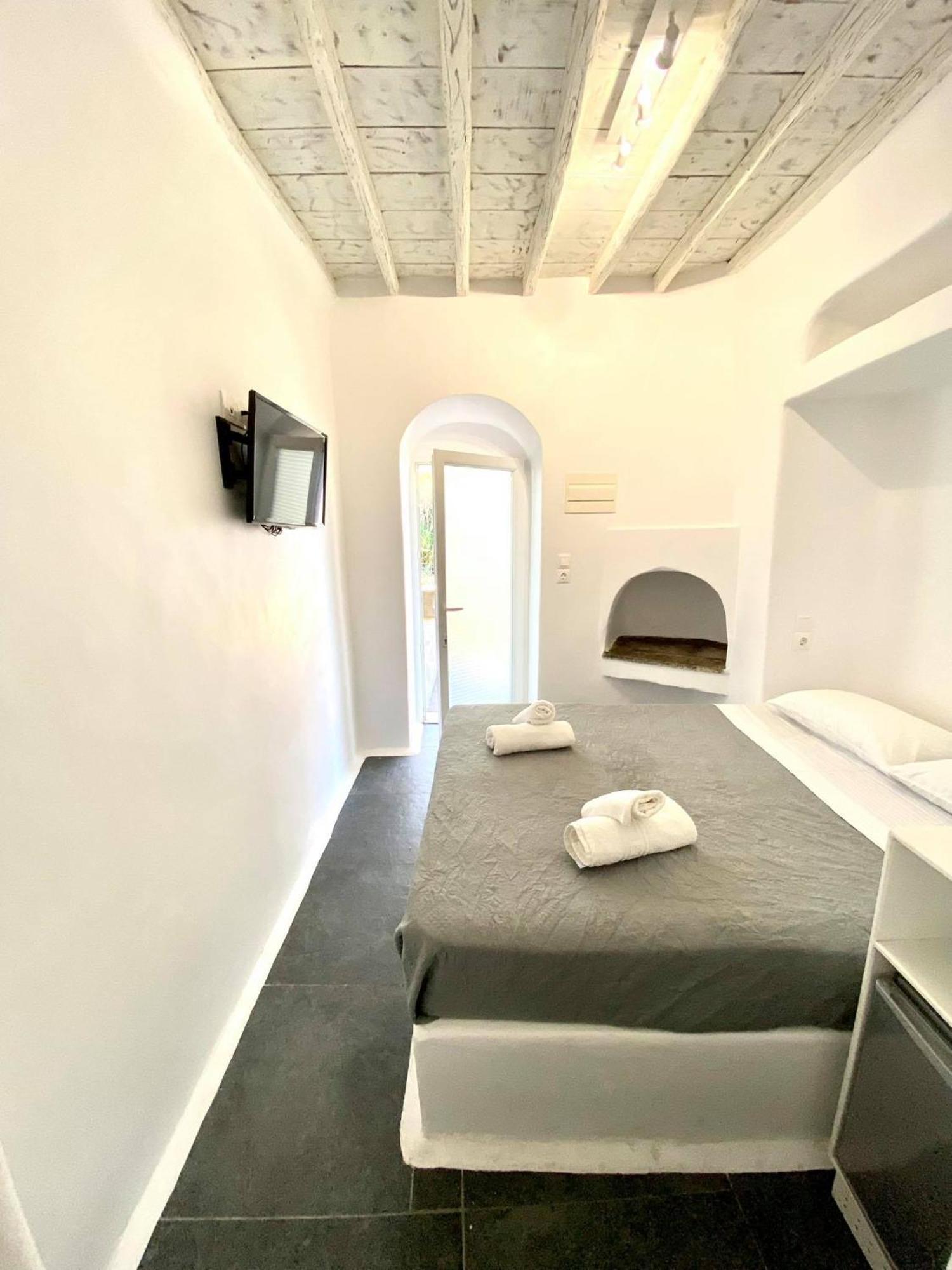 Mykonos Vibes Airport Studios And Apartments Mykonos Town ภายนอก รูปภาพ