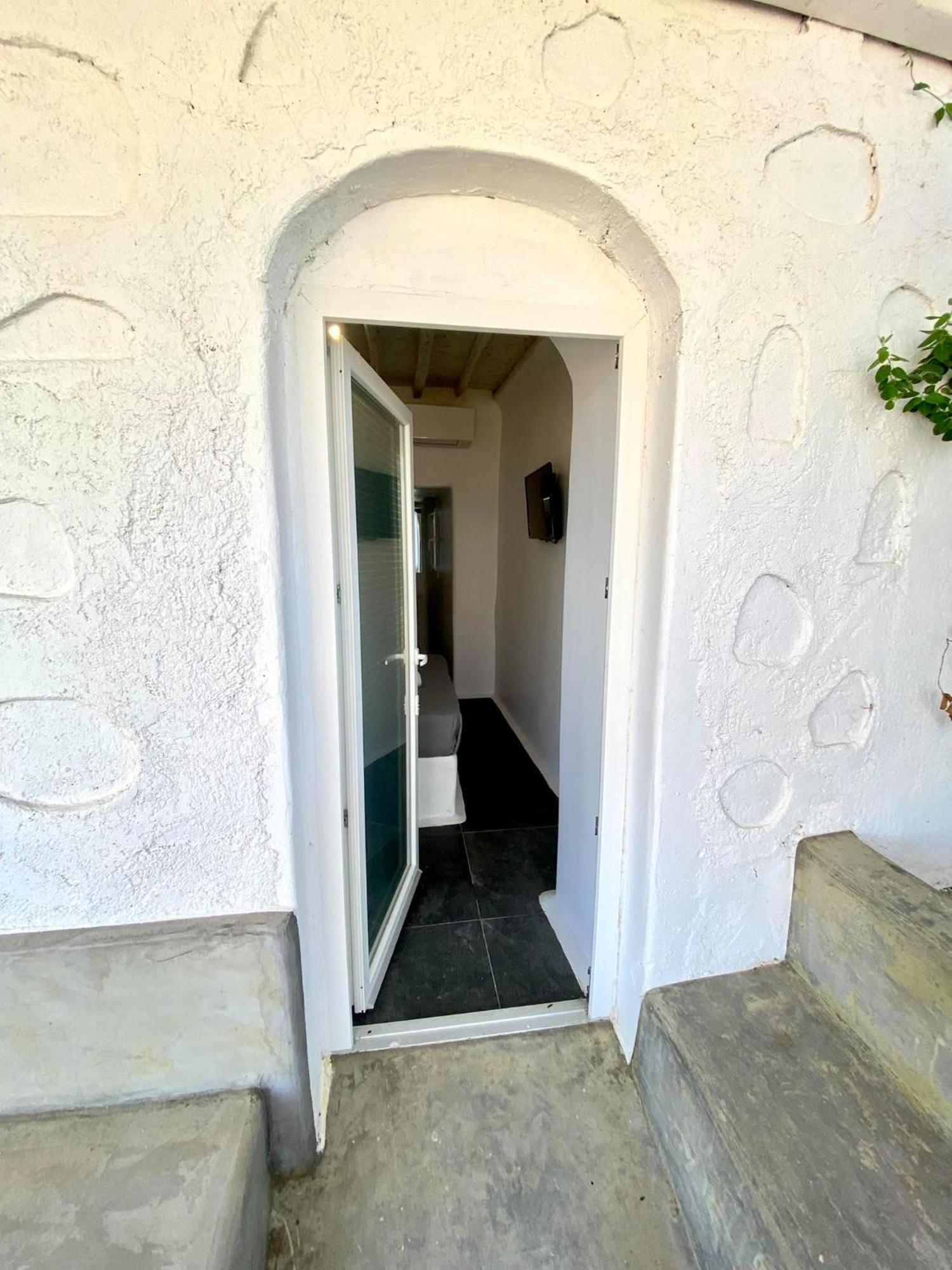 Mykonos Vibes Airport Studios And Apartments Mykonos Town ภายนอก รูปภาพ