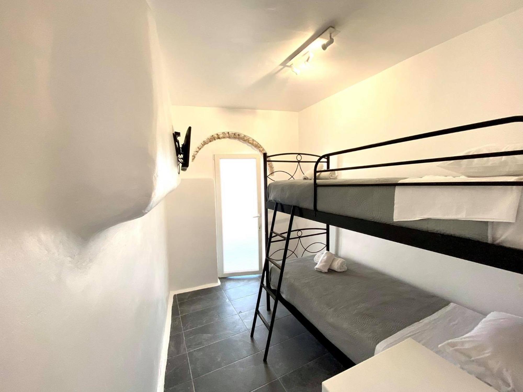 Mykonos Vibes Airport Studios And Apartments Mykonos Town ภายนอก รูปภาพ