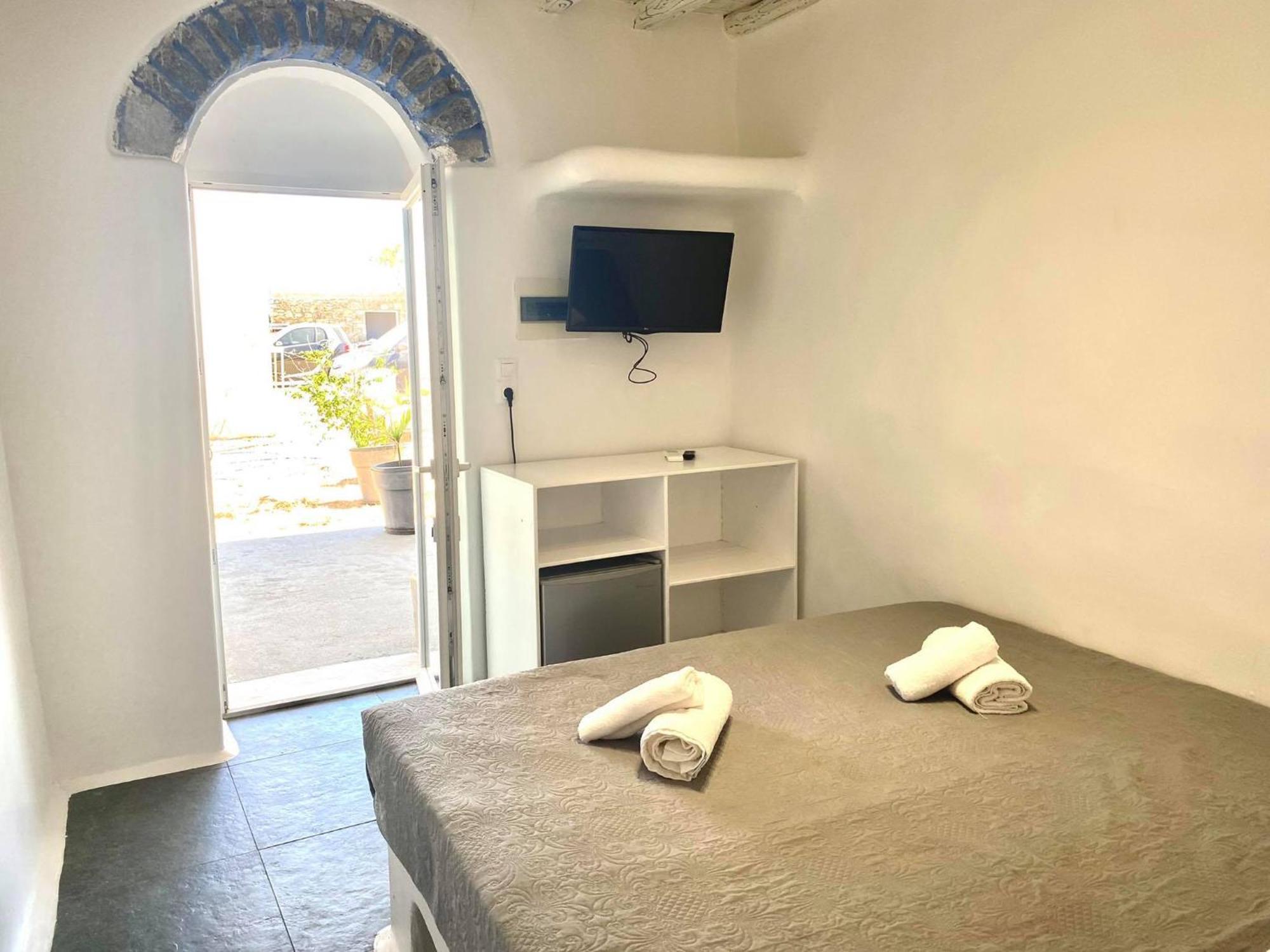 Mykonos Vibes Airport Studios And Apartments Mykonos Town ภายนอก รูปภาพ