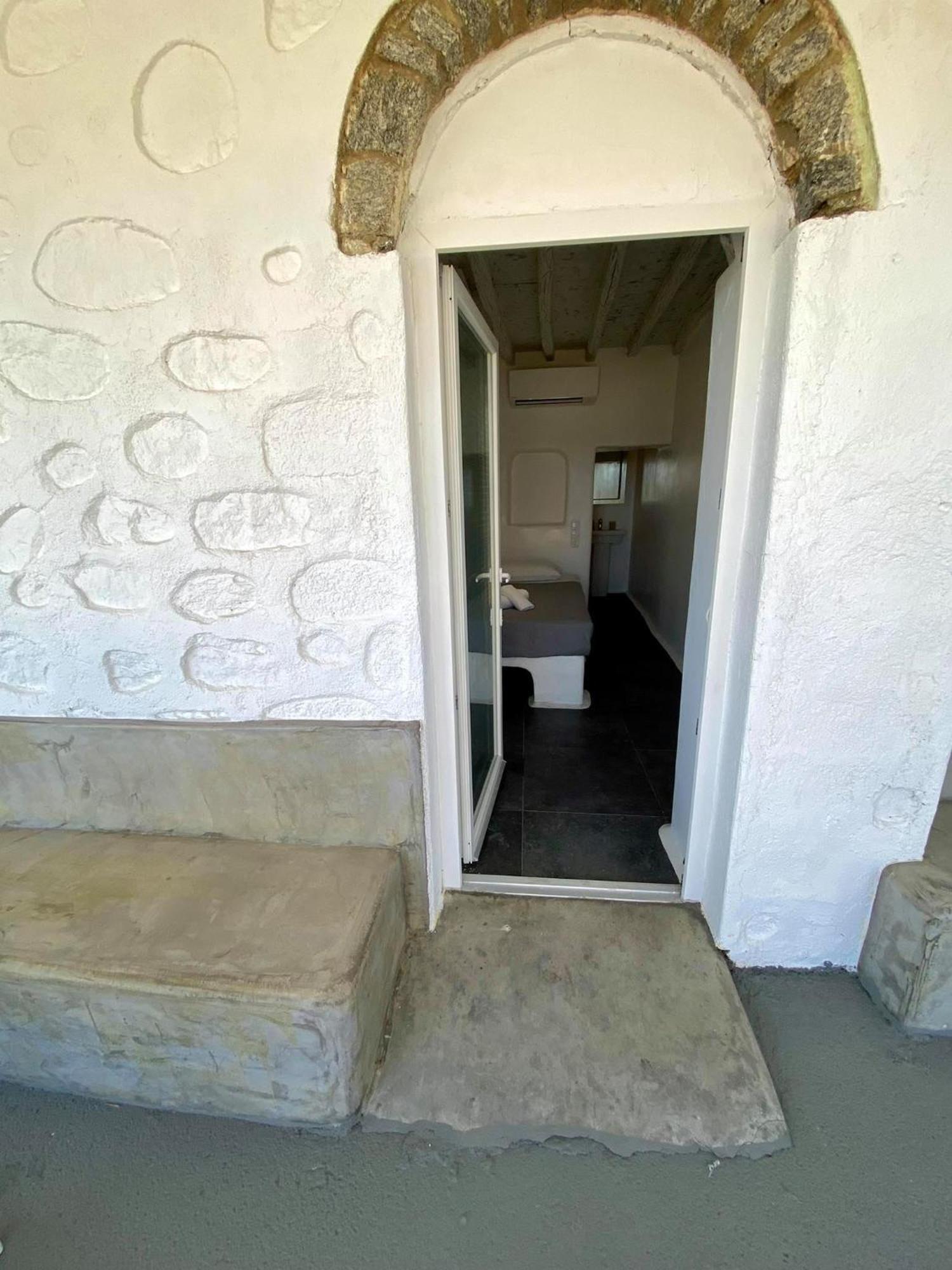 Mykonos Vibes Airport Studios And Apartments Mykonos Town ภายนอก รูปภาพ