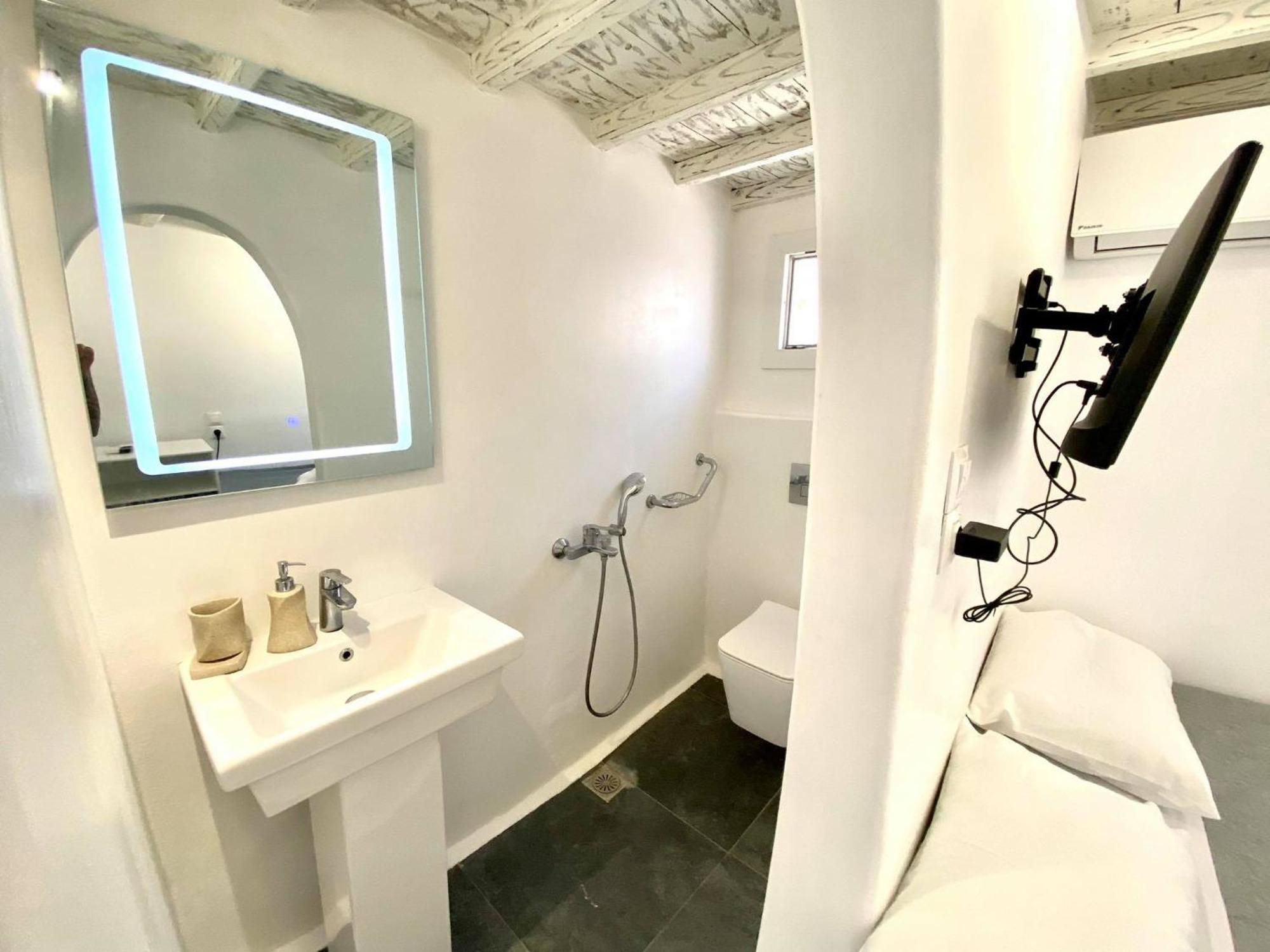 Mykonos Vibes Airport Studios And Apartments Mykonos Town ภายนอก รูปภาพ