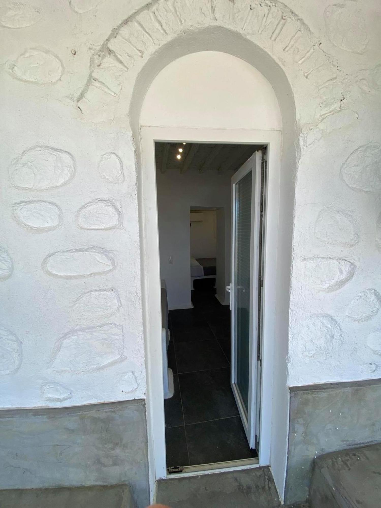 Mykonos Vibes Airport Studios And Apartments Mykonos Town ภายนอก รูปภาพ