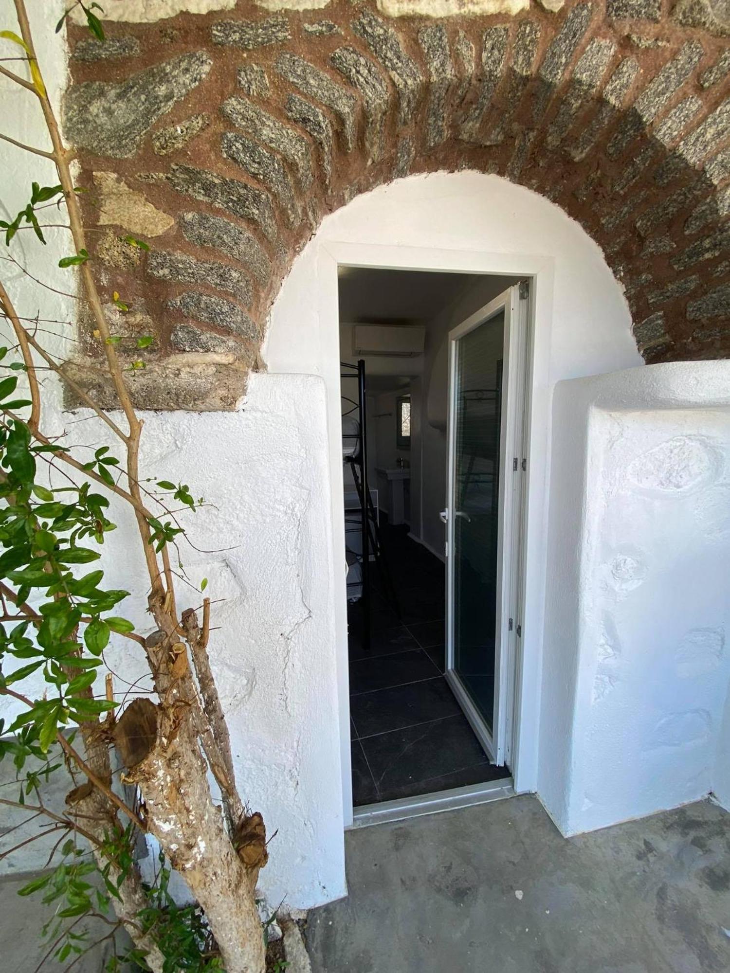 Mykonos Vibes Airport Studios And Apartments Mykonos Town ภายนอก รูปภาพ