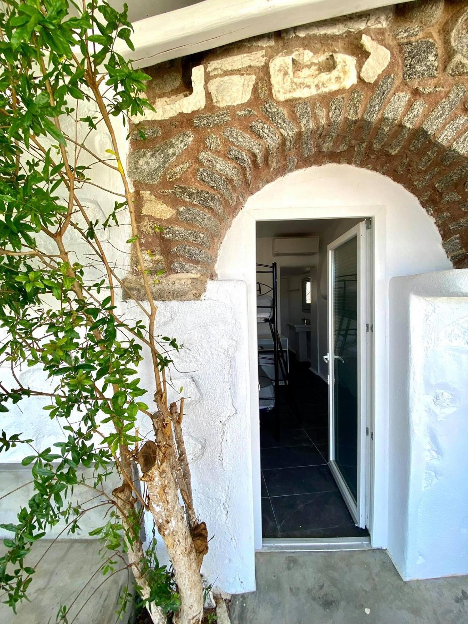 Mykonos Vibes Airport Studios And Apartments Mykonos Town ภายนอก รูปภาพ