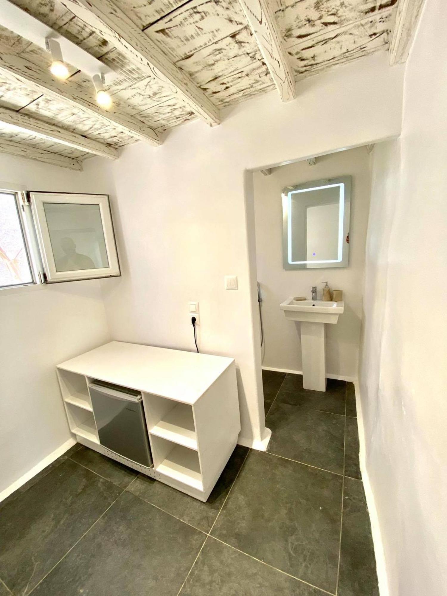 Mykonos Vibes Airport Studios And Apartments Mykonos Town ภายนอก รูปภาพ