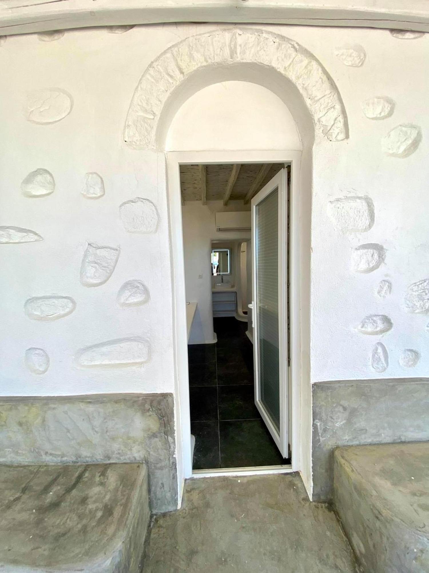 Mykonos Vibes Airport Studios And Apartments Mykonos Town ภายนอก รูปภาพ